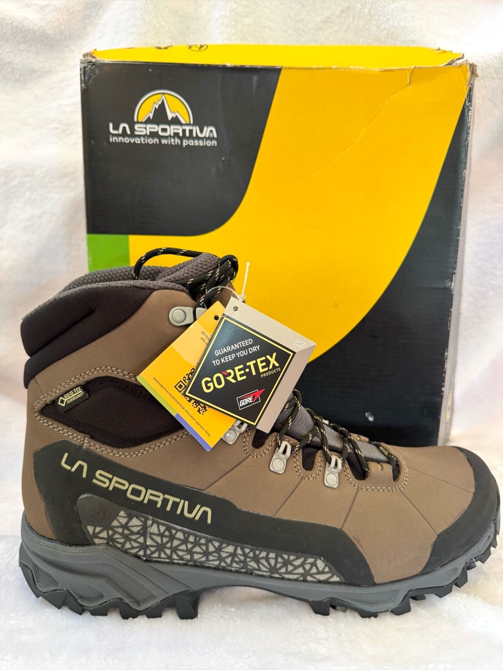 NWT La Sportiva Nucleo High II GTX Hiking Boots - Men’s 12.5
